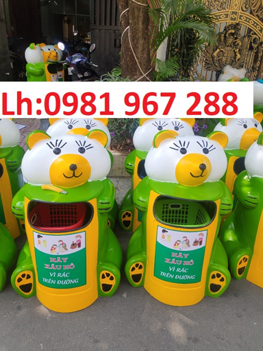 Thùng rác hình con gấu trúc.jpg